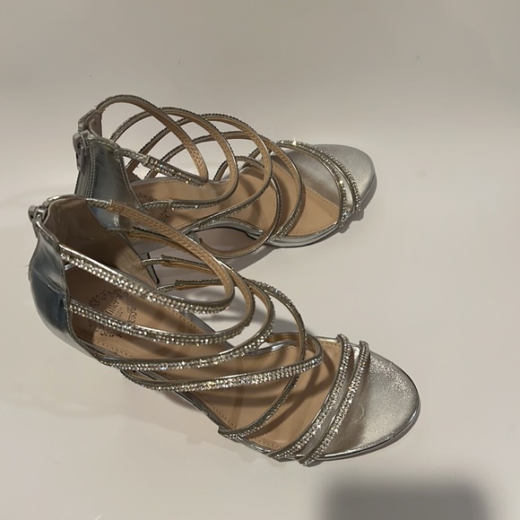 L Miller silver pump - Picture 5 of 16